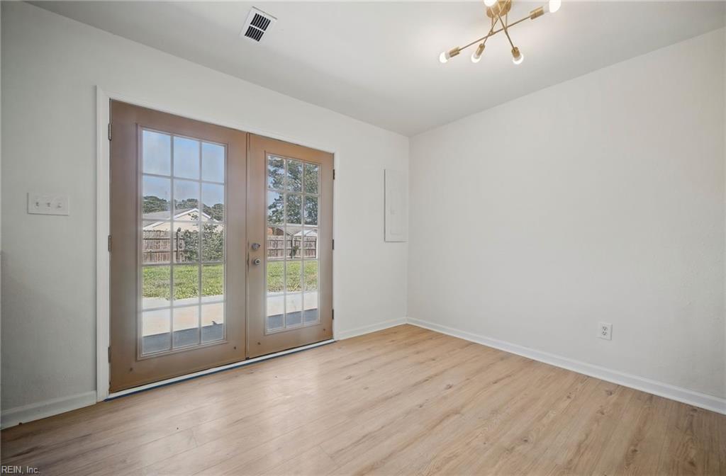 5004 Westgrove Cir Property Photo 8