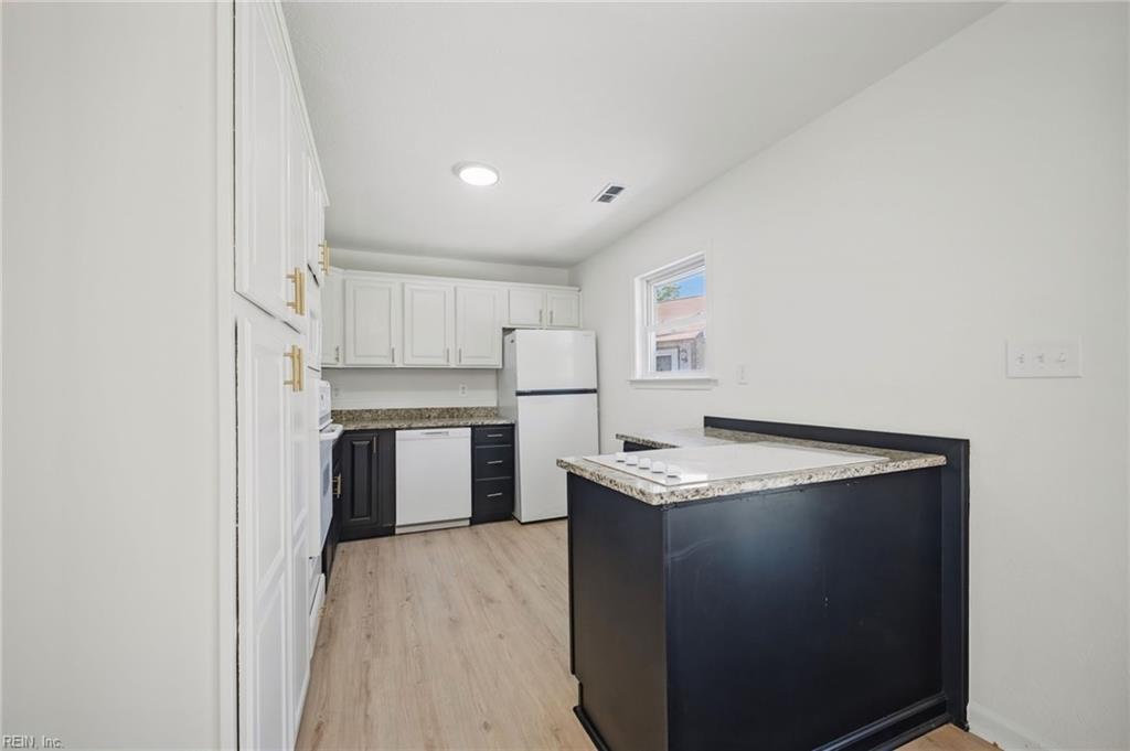 5004 Westgrove Cir Property Photo 12
