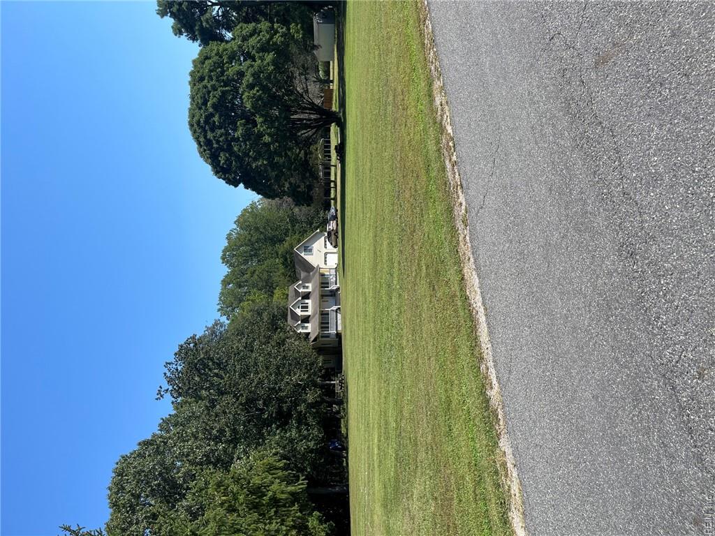 870 Carlton Rd Property Photo 3