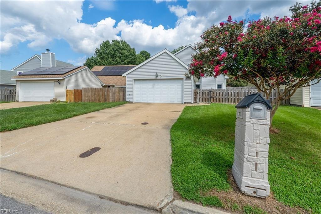 1209 Woodbridge Trl Property Photo 2