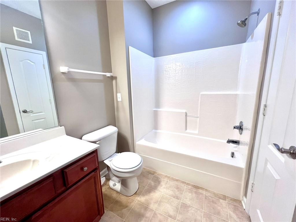 924 Southmoor Dr Property Photo 22