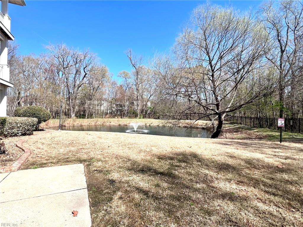 924 Southmoor Dr Property Photo 32