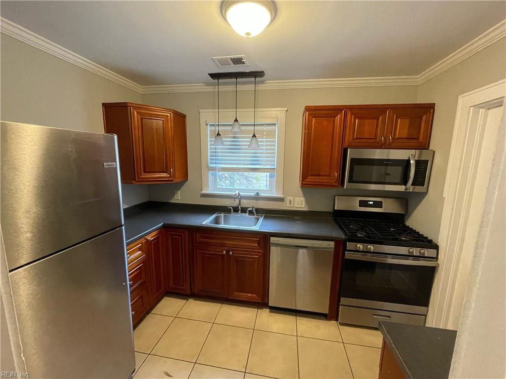 1547 Melrose Pw Property Photo 5