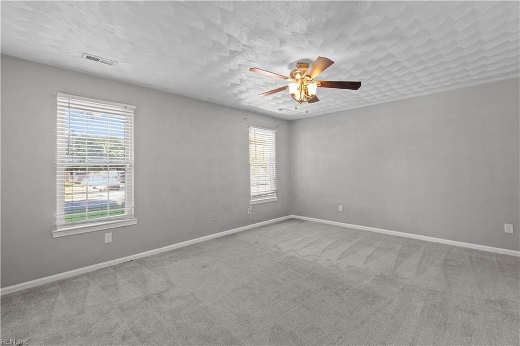 909 Portland St Property Photo 16
