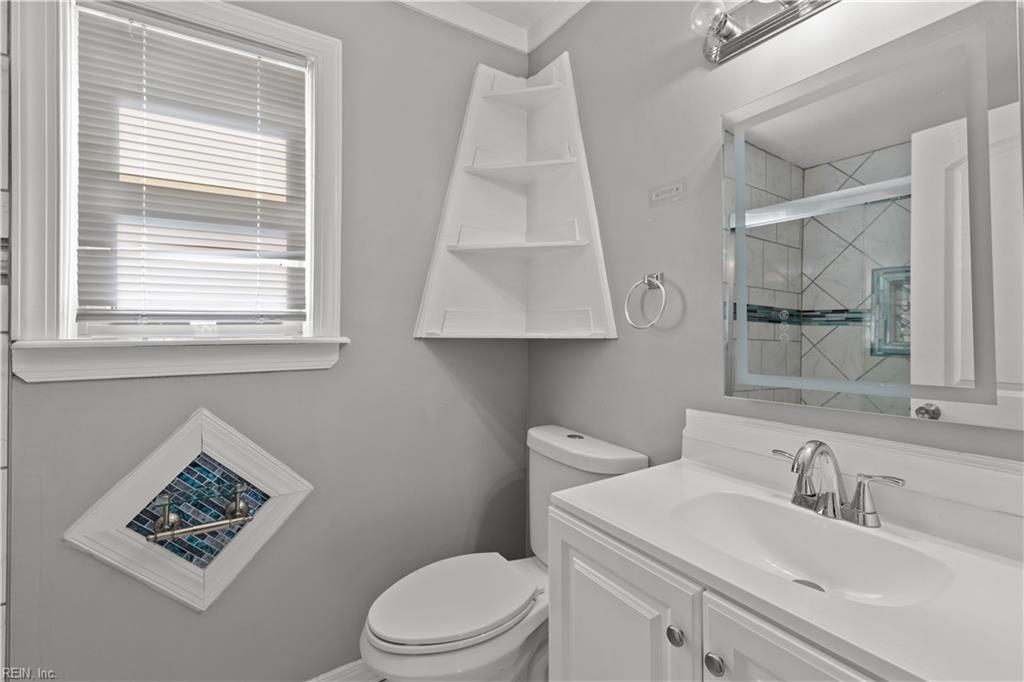 909 Portland St Property Photo 19