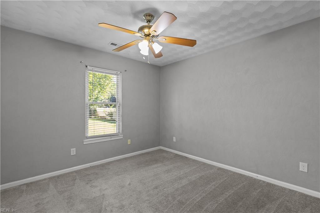 909 Portland St Property Photo 23