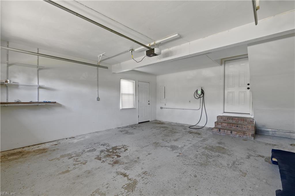 909 Portland St Property Photo 29