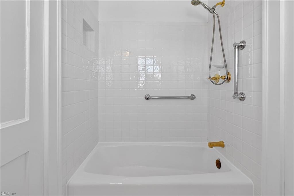 116 62nd St Property Photo 12