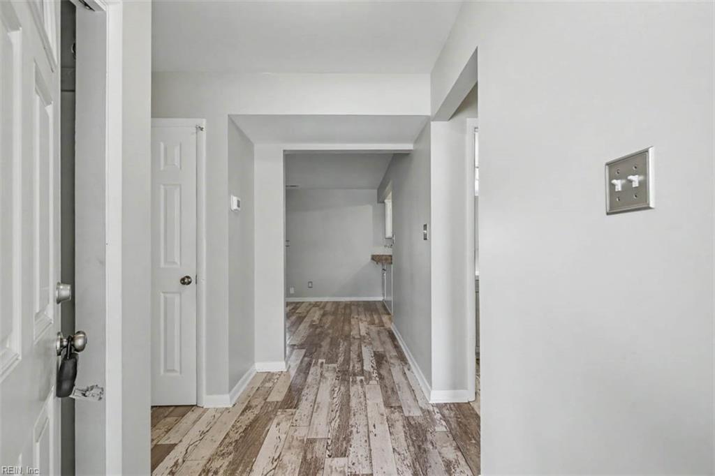 1330 Coral Pl Property Photo 3