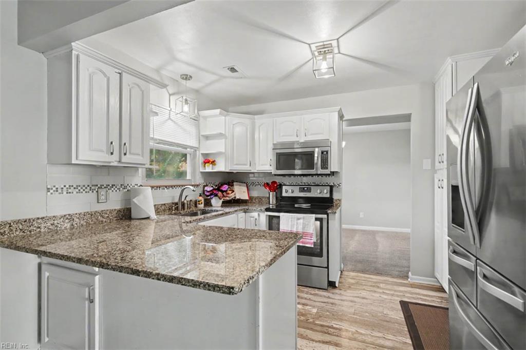 1330 Coral Pl Property Photo 5