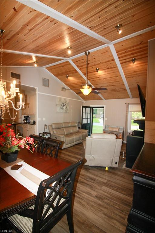 2708 Meadow Dr W Property Photo 4