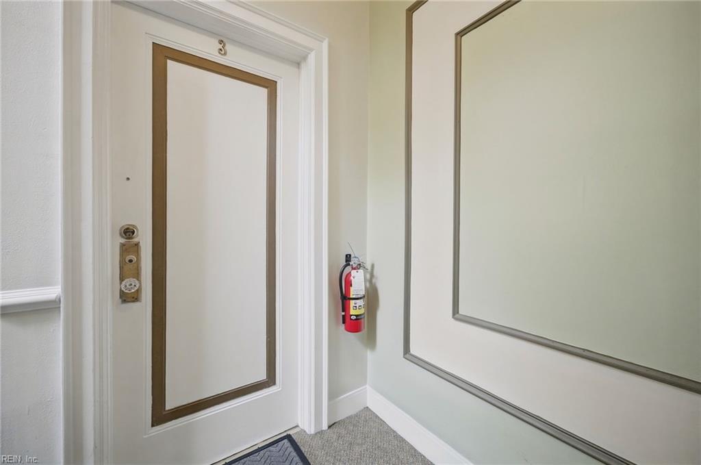 742 Washington Park Property Photo 5