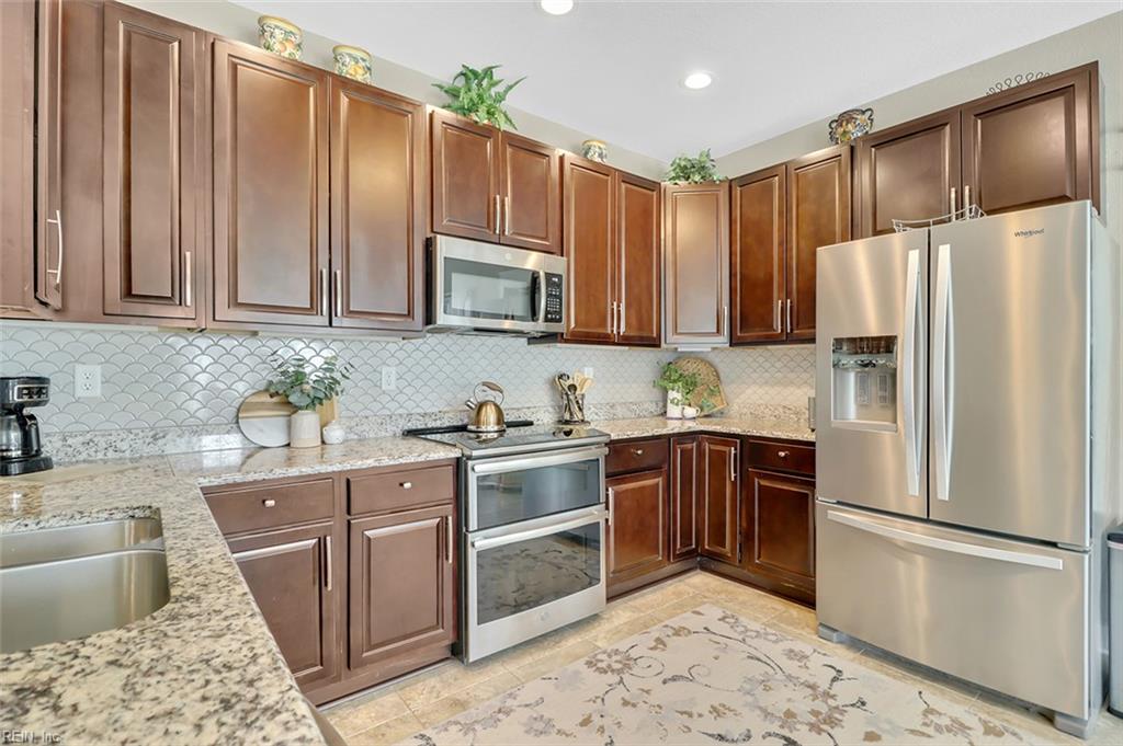 101 Sutryk Ct Property Photo 3