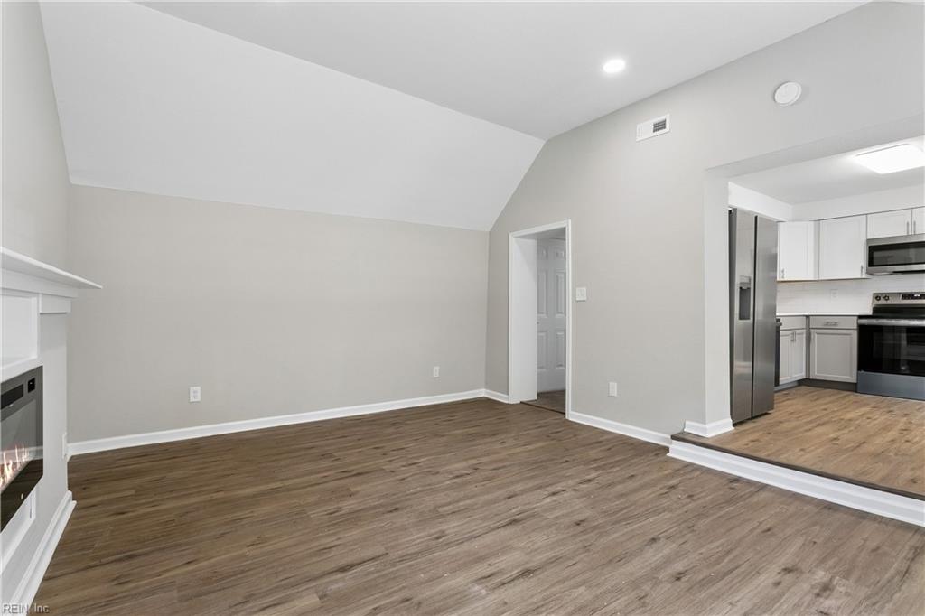3 E Davis Rd Property Photo 17
