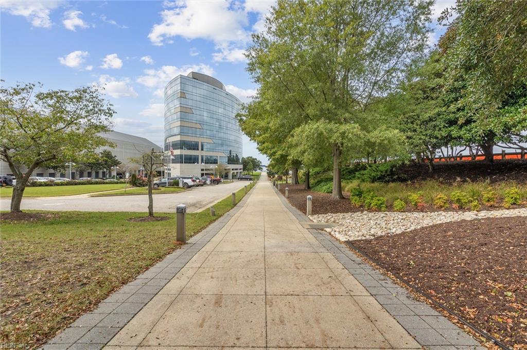 1010 36th St Property Photo 14