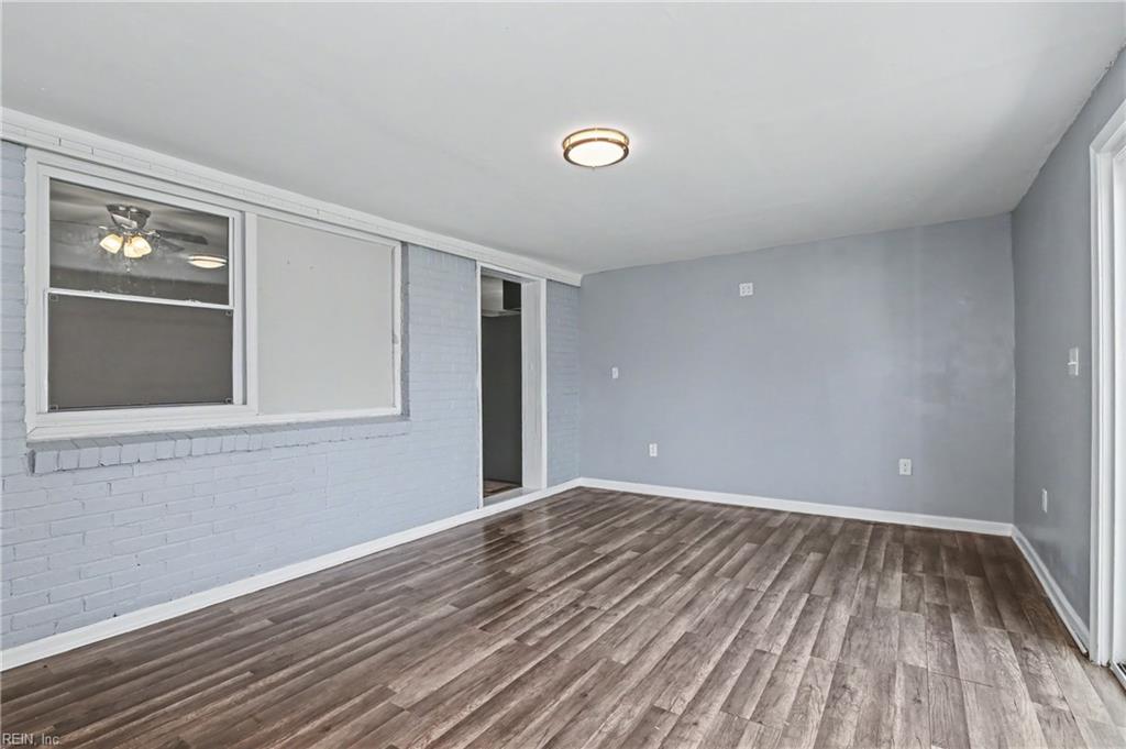 1102 Carrington Cres S Property Photo 34