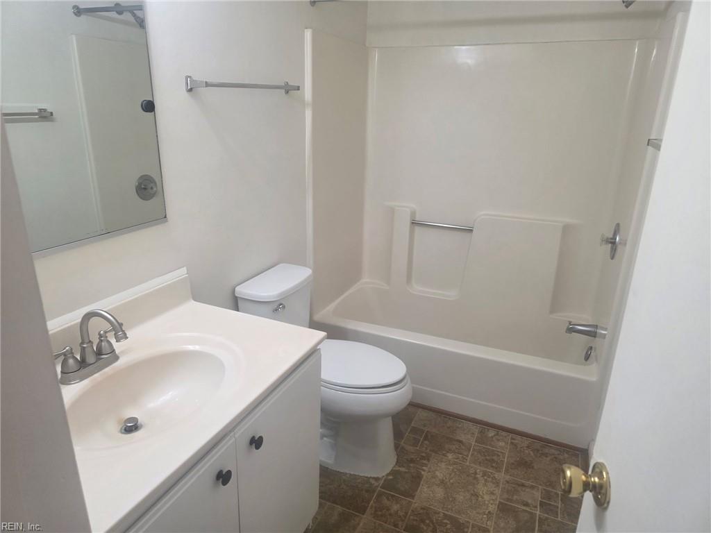 535 Pineland Cir Property Photo 3