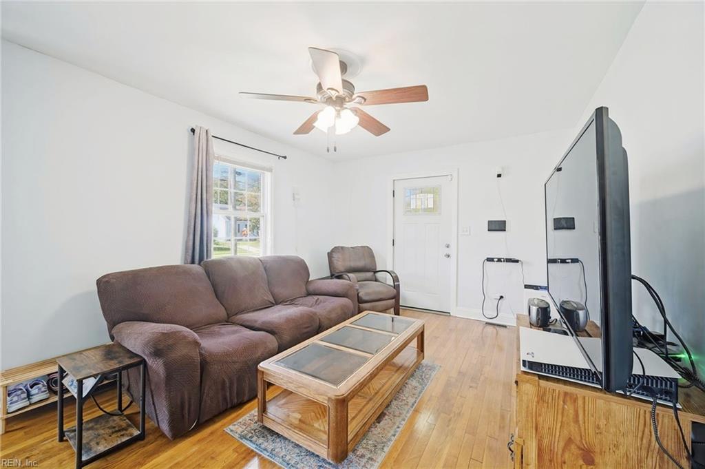 8450 Quincy St Property Photo 5