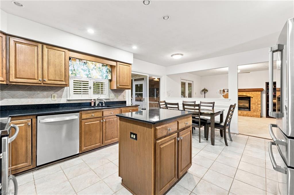 641 Edgewood Arch Property Photo 1