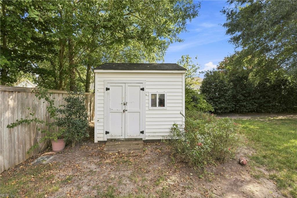 641 Edgewood Arch Property Photo 44