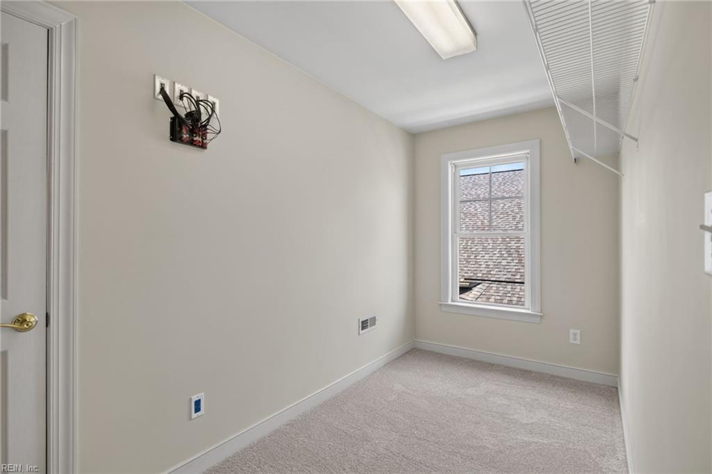 9008 Planters Xing Property Photo 28