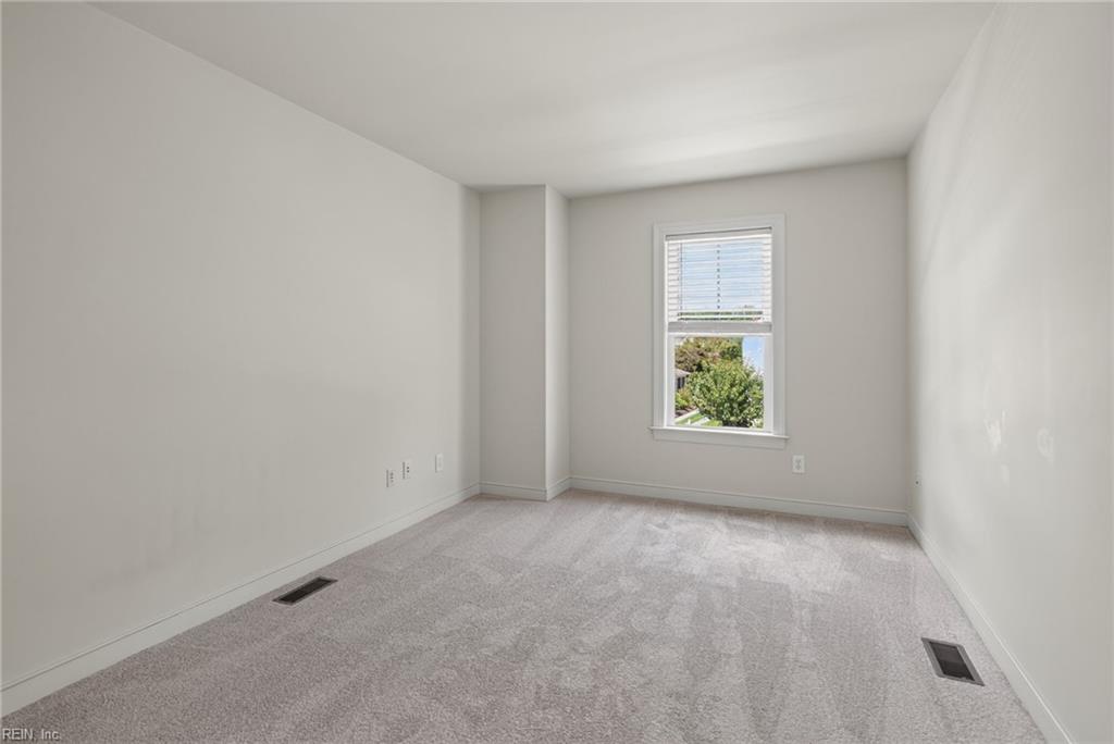 9008 Planters Xing Property Photo 33