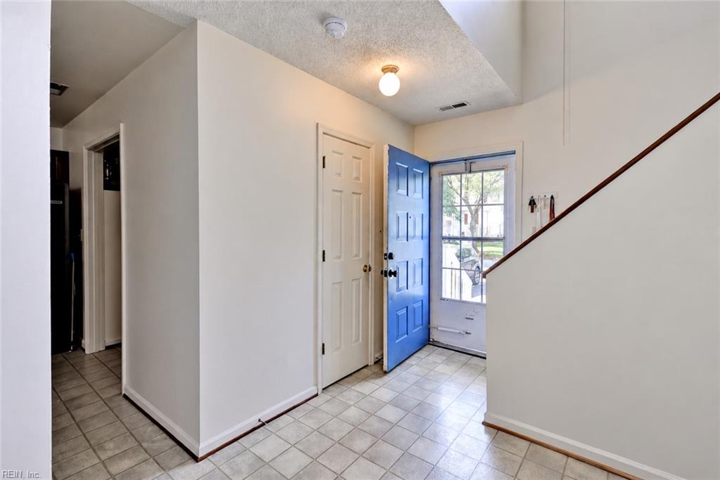 5313 Aden Ct Property Photo 5