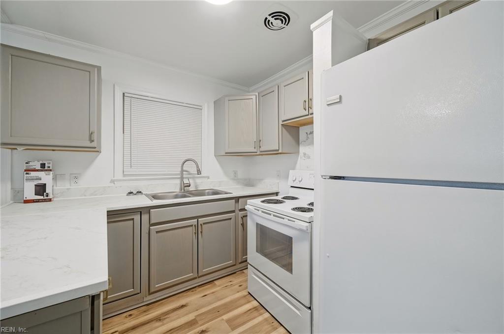902 Center Ave Property Photo 9