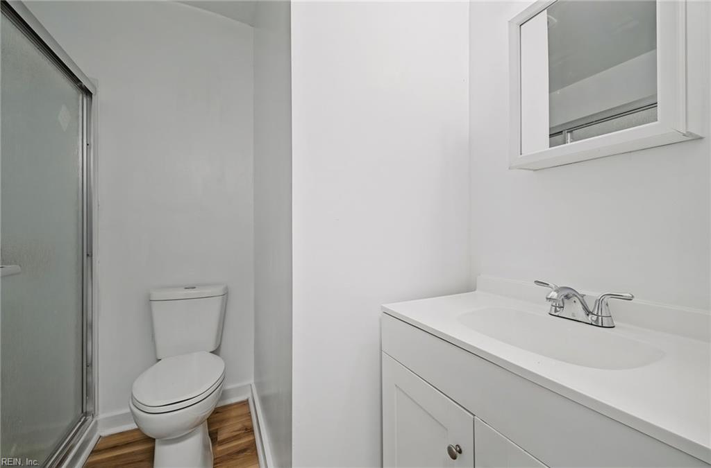 902 Center Ave Property Photo 12