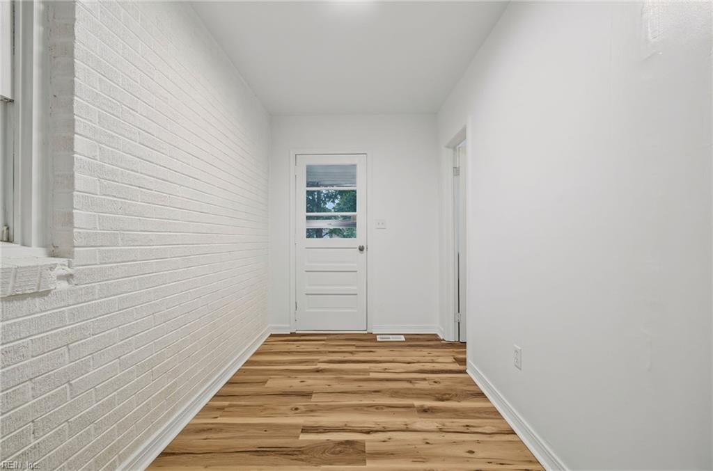 902 Center Ave Property Photo 25