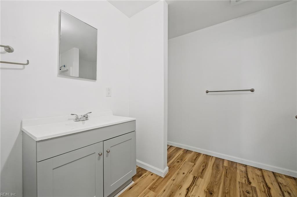 902 Center Ave Property Photo 31