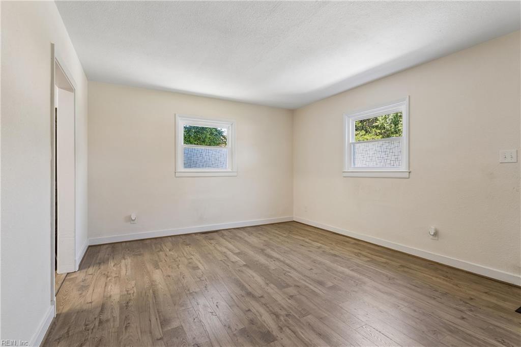 512 Dunning St Property Photo 6