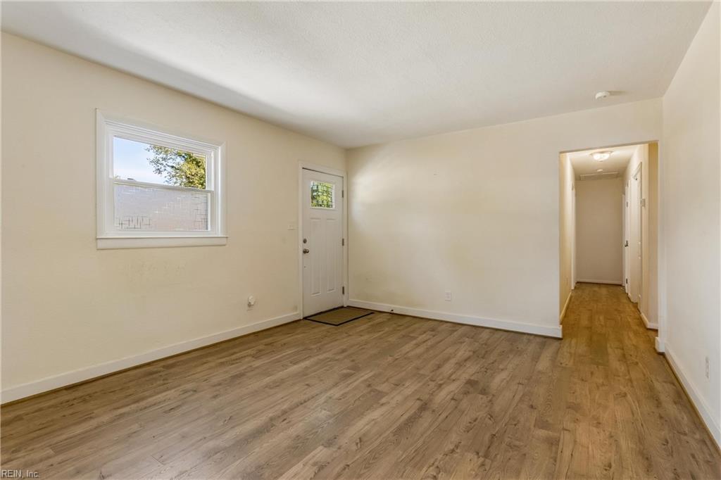 512 Dunning St Property Photo 7
