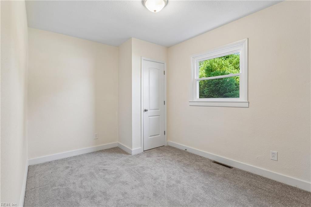 512 Dunning St Property Photo 17