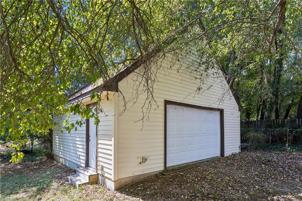 512 Dunning St Property Photo 36