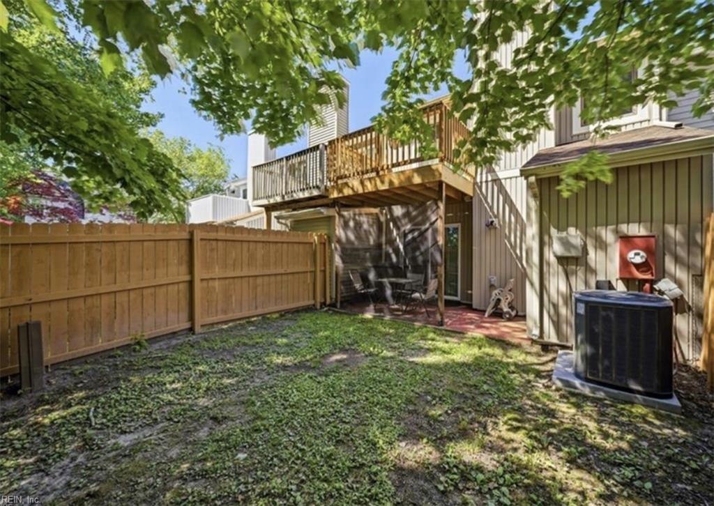 719 Waters Dr Property Photo 15