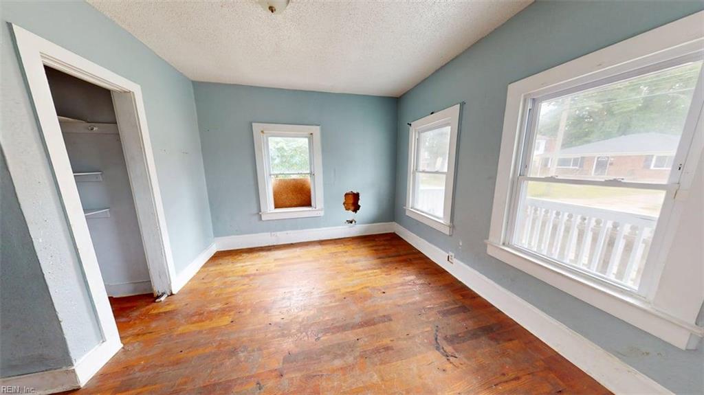 1618 Berkley Ave Property Photo 3