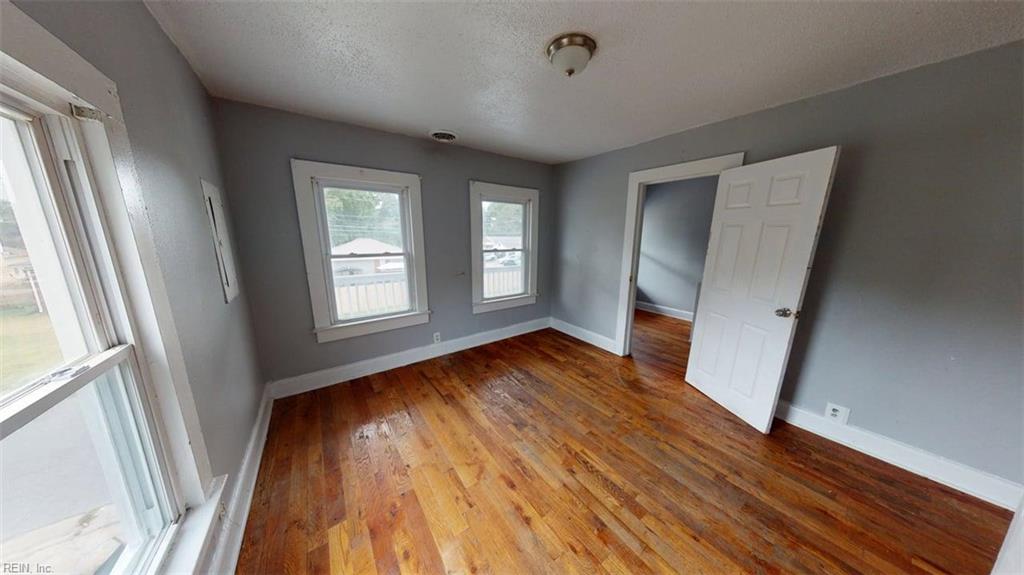 1618 Berkley Ave Property Photo 22