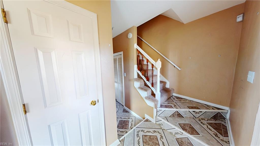 2609 Mossgate Ct Property Photo 2