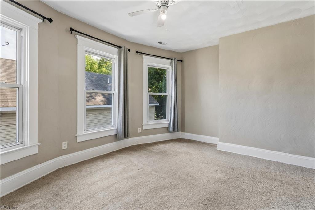 227 W 29th St Property Photo 31