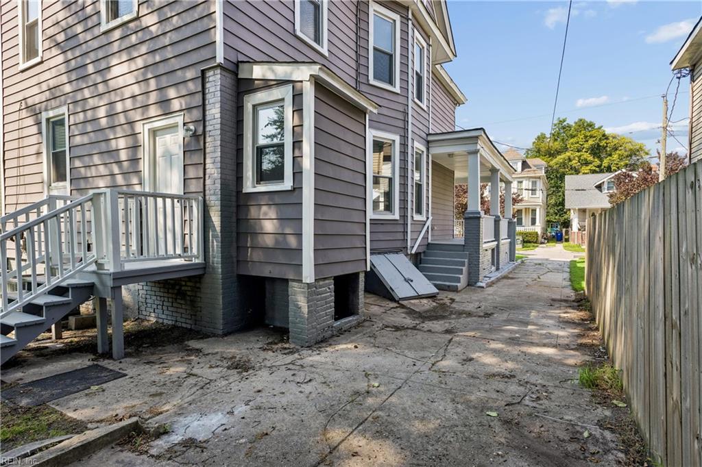 227 W 29th St Property Photo 43