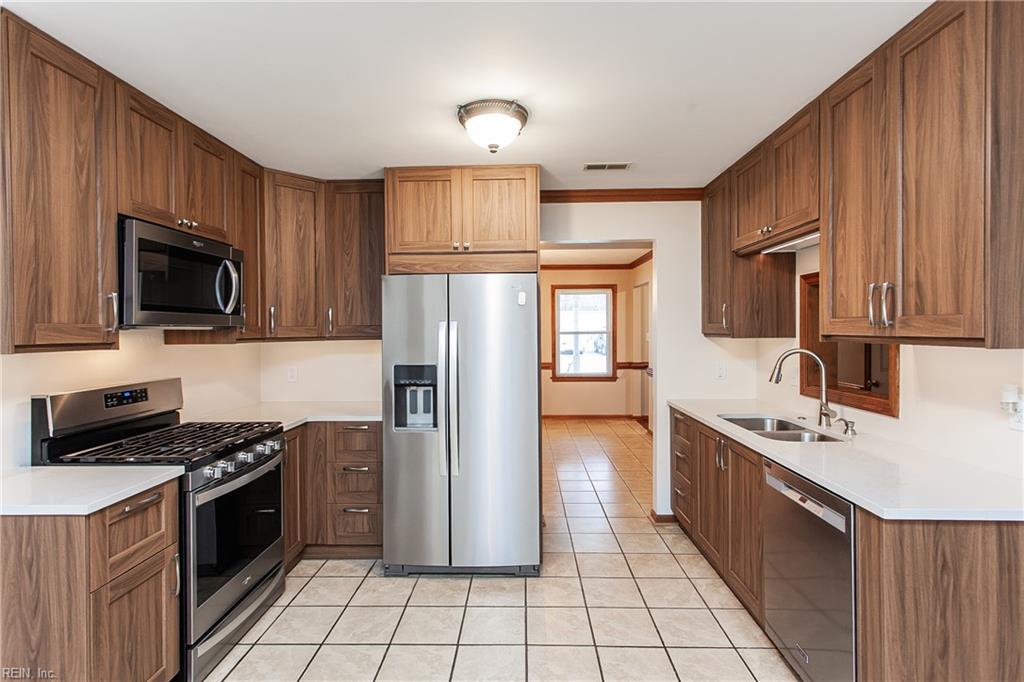 1612 Wasserman Ct Property Photo 4