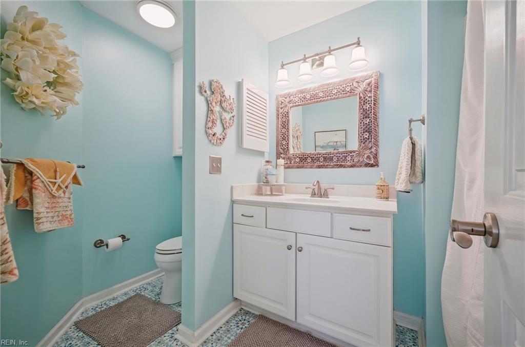 409 Harbour Pt Property Photo 15