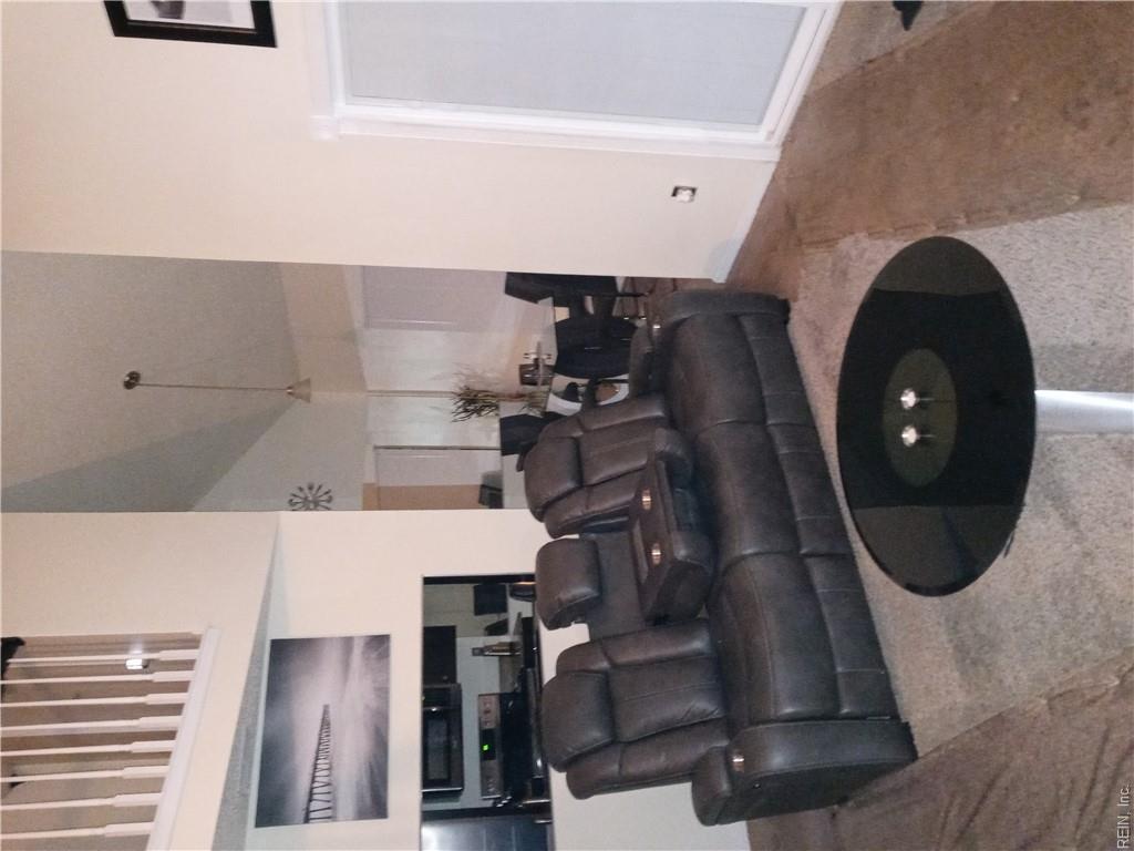 5670 Landfall Dr Property Photo 3