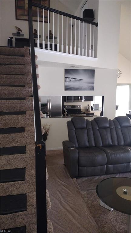 5670 Landfall Dr Property Photo 8