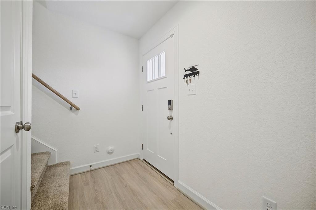 4310 Pinter Ln Property Photo 4