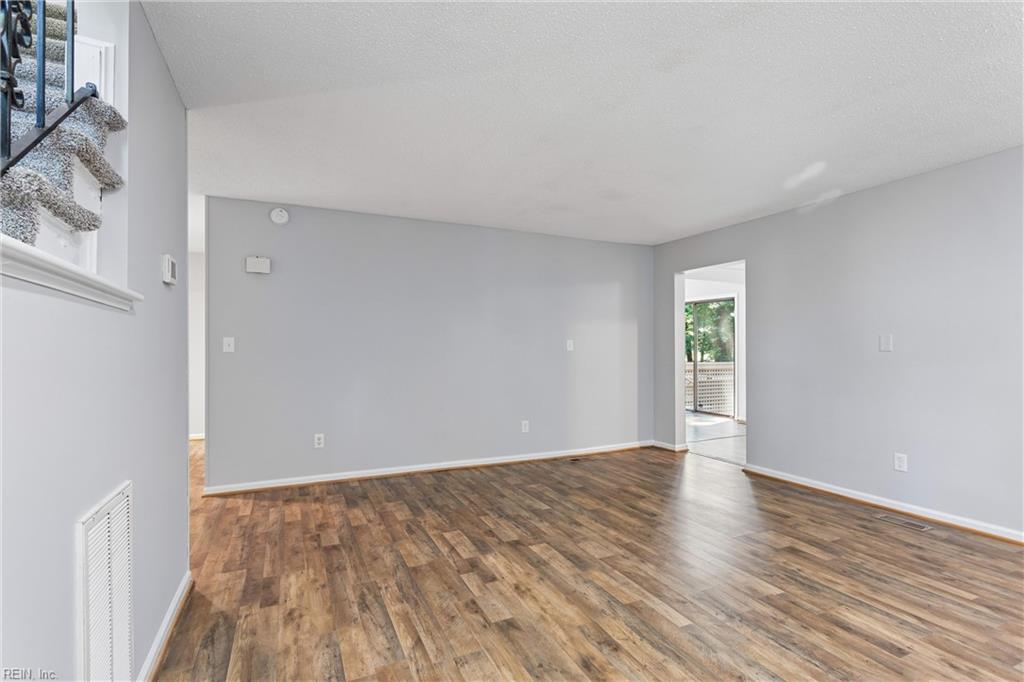 105 Mace St Property Photo 15