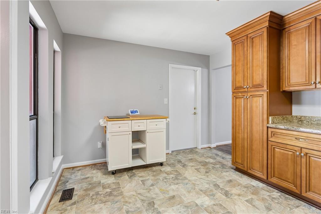 105 Mace St Property Photo 24