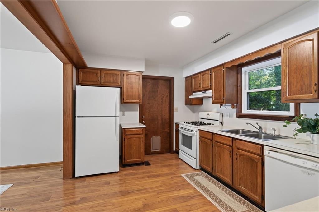 4353 Shorewood Dr Property Photo 24