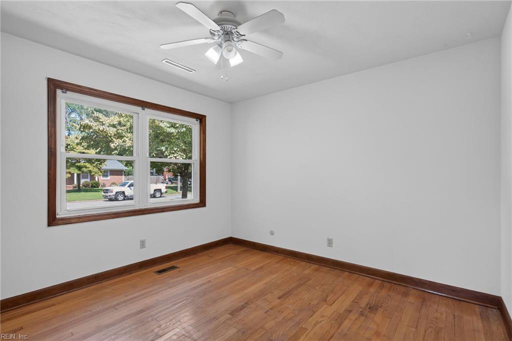 4353 Shorewood Dr Property Photo 27